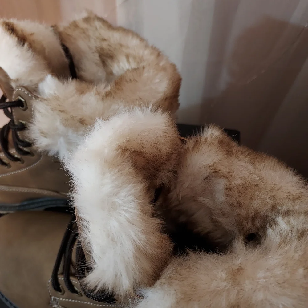 Lugz Women's Brown Winter Boots with Fur Lining - Picture 2 of 8